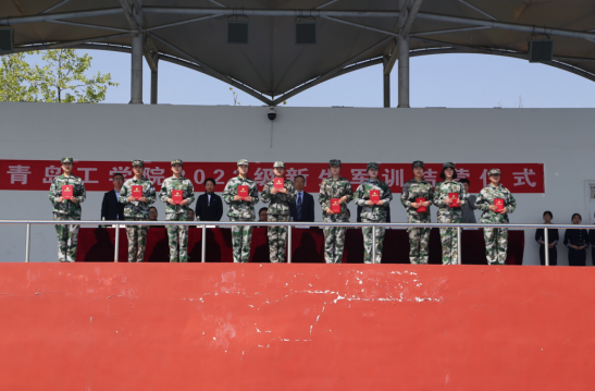 蜕变成长,启航新征程——开云电竞网站2022级新生军训结营仪式圆满举行 蜕变成长,启航新征程——开云电竞网站2022级新生军训结营仪式圆满举行