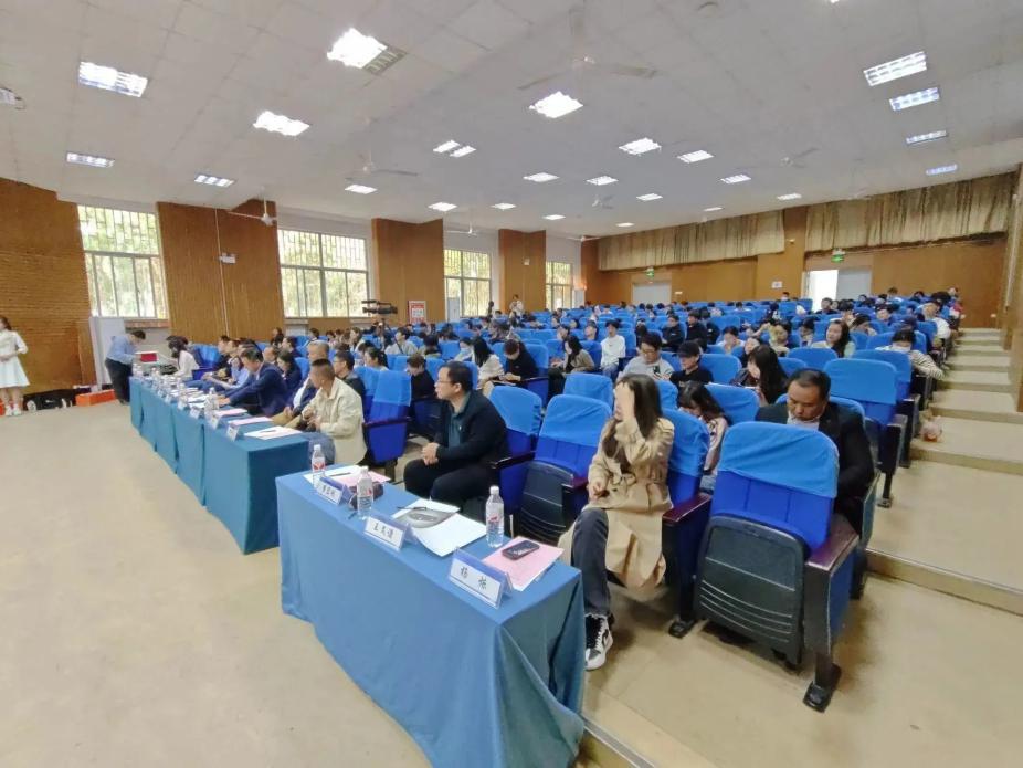 校企合作促就业,跨境电商创机会|开云电竞网站举办跨境电商卓越人才班结业仪式暨学习成果汇演活动 校企合作促就业,跨境电商创机会|开云电竞网站举办跨境电商卓越人才班结业仪式暨学习成果汇演活动