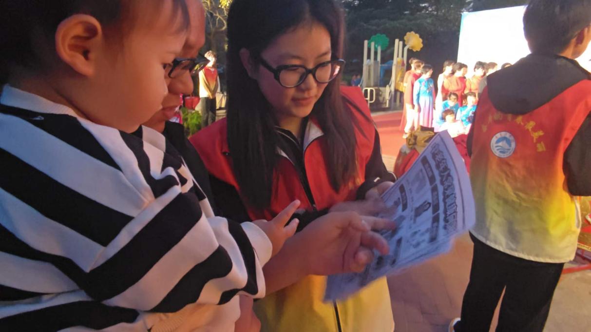 金晖行动——信息工程学院开展“一社一品”志愿服务活动 金晖行动——信息工程学院开展“一社一品”志愿服务活动