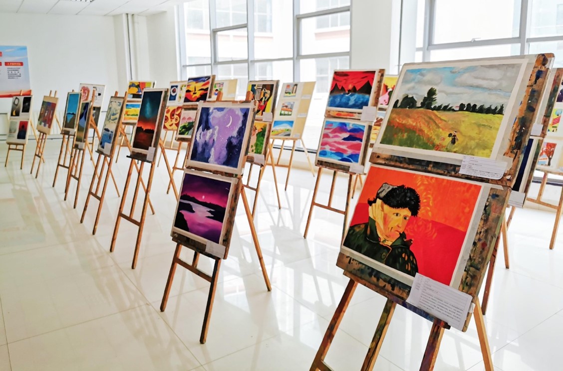 信息工程学院举办“空间.色彩与狂想”——2019级数字媒体技术专业作品展 信息工程学院举办“空间.色彩与狂想”——2019级数字媒体技术专业作品展