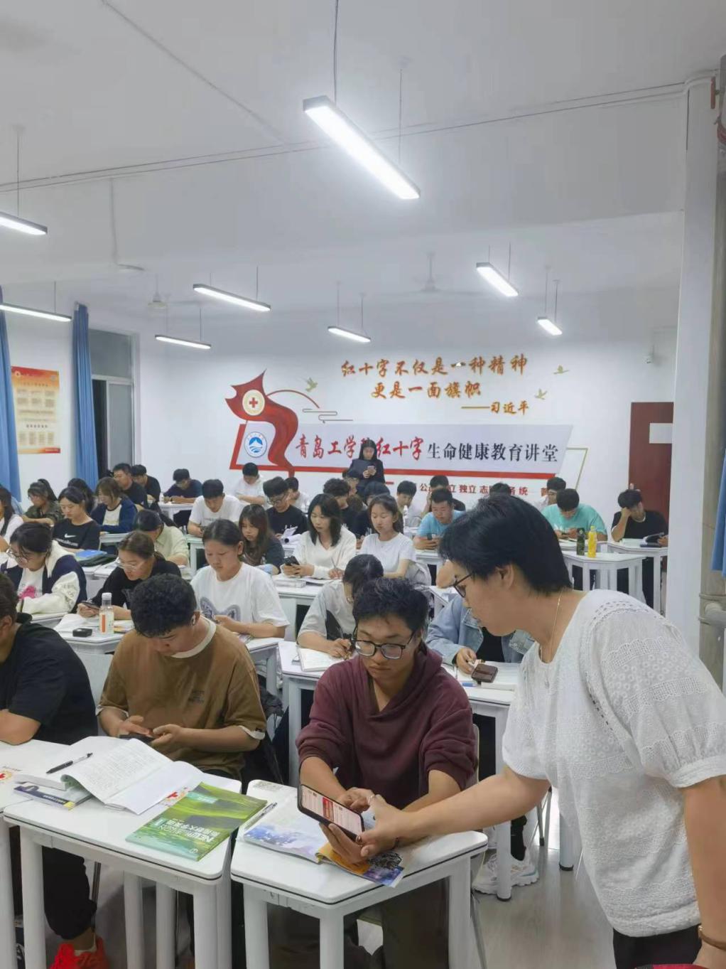 图书馆新生入馆教育成功举办 图书馆新生入馆教育成功举办