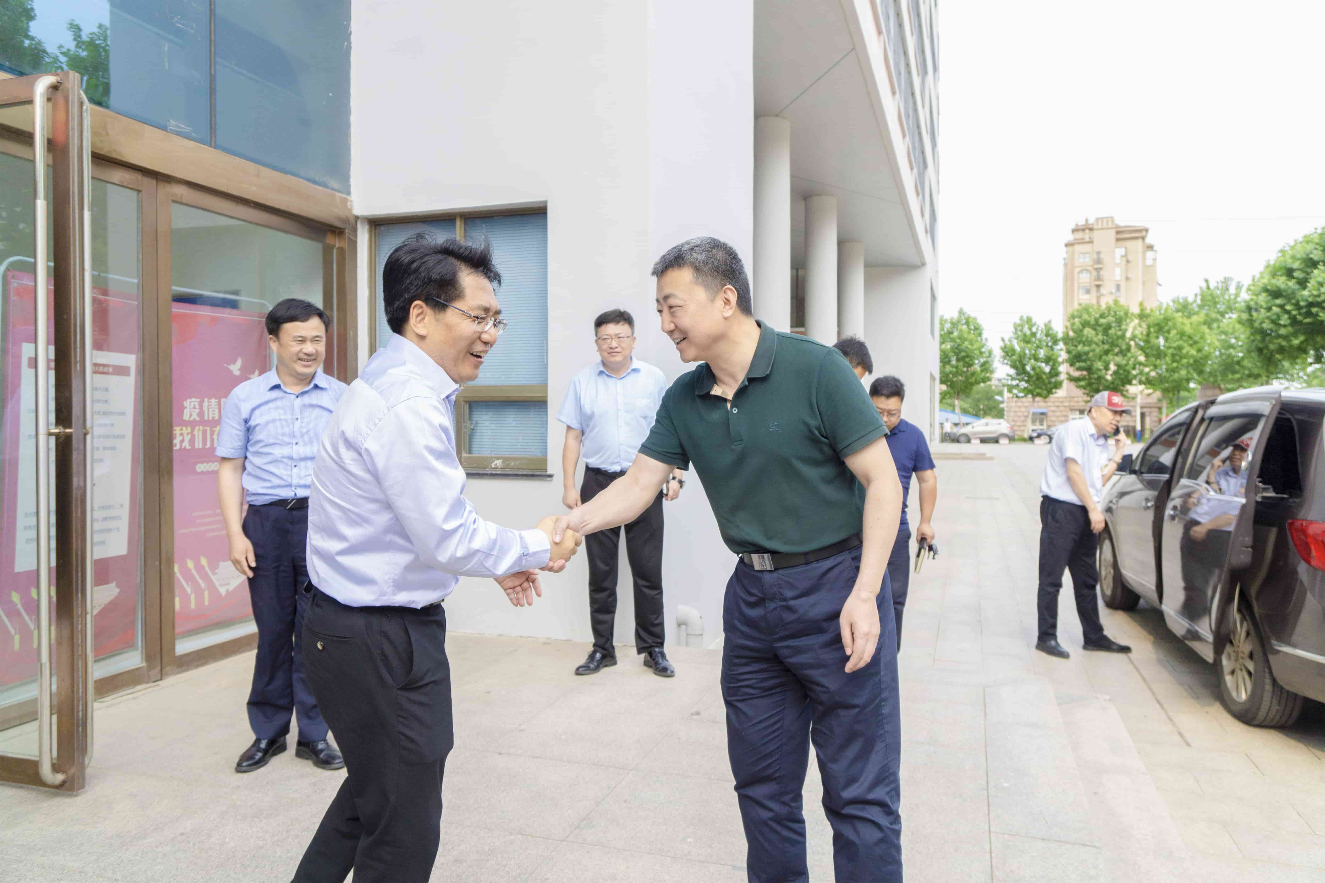 山东省教育厅邓云锋厅长一行莅临开云电竞网站开展调研座谈会 山东省教育厅邓云锋厅长一行莅临开云电竞网站开展调研座谈会