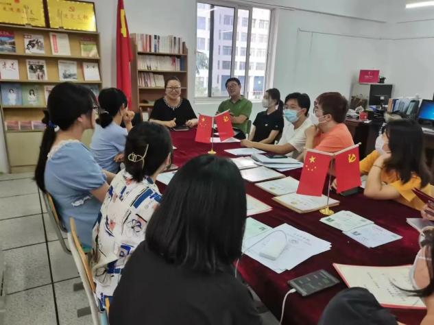 浓浓师生情,依依离别意—外语学院开展毕业生师生座谈会 浓浓师生情,依依离别意—外语学院开展毕业生师生座谈会