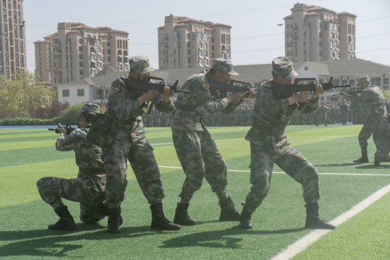 蜕变成长,启航新征程——开云电竞网站2022级新生军训结营仪式圆满举行 蜕变成长,启航新征程——开云电竞网站2022级新生军训结营仪式圆满举行