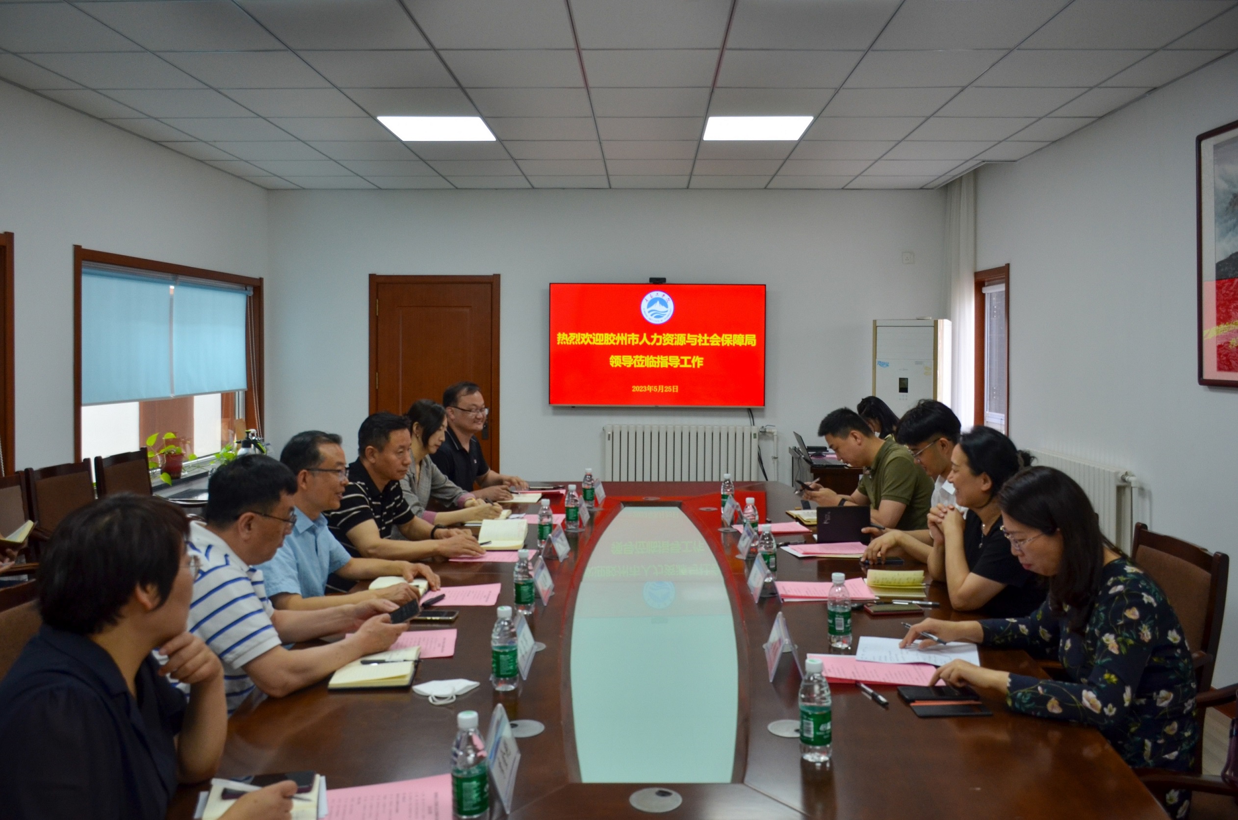 胶州市人力资源与社会保障局张莉主任一行到校调研 胶州市人力资源与社会保障局张莉主任一行到校调研