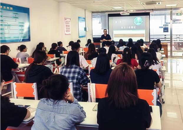 开新局 谱新篇——我校开展开学首日教学巡查工作 开新局 谱新篇——我校开展开学首日教学巡查工作