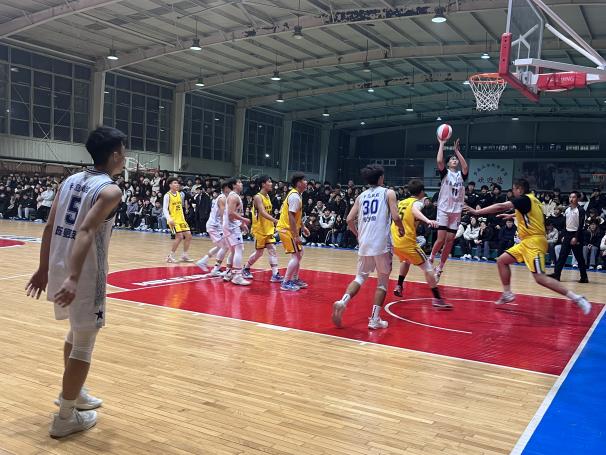 信息工程学院男子篮球队斩获 “开云电竞网站篮球嘉年华”四连冠 信息工程学院男子篮球队斩获 “开云电竞网站篮球嘉年华”四连冠