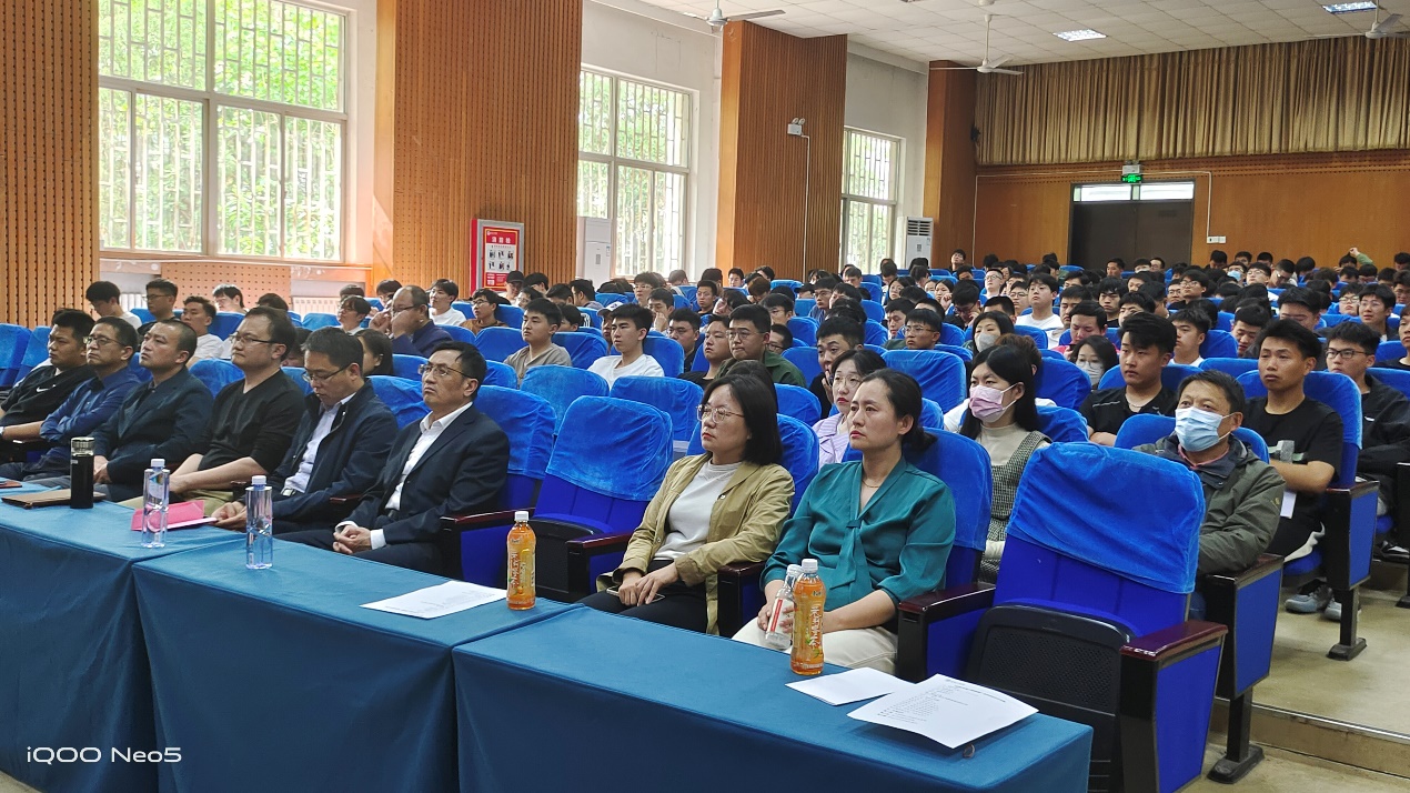 芯恩(青岛)集成电路有限公司来我校开展 “芯恩卓越工程师班”宣讲活动 芯恩(青岛)集成电路有限公司来我校开展 “芯恩卓越工程师班”宣讲活动