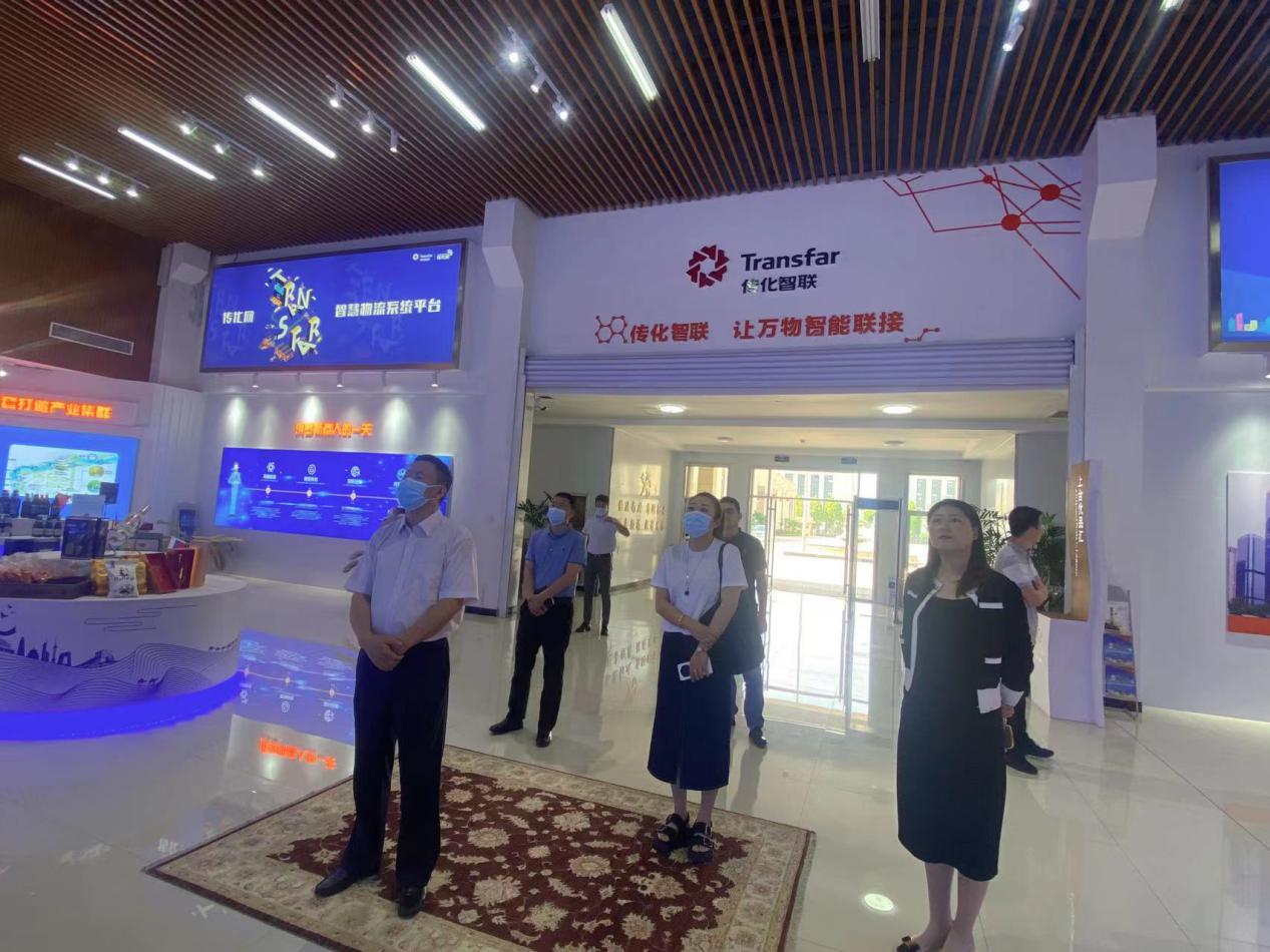 校领导带队赴青岛传化物流公司开展“访企拓岗”活动 校领导带队赴青岛传化物流公司开展“访企拓岗”活动