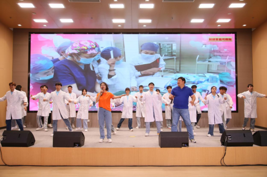 大学与城市的双向奔赴——走进同济大学附属东方医院胶州医院庆祝“5.12”国际护士节文艺演出 大学与城市的双向奔赴——走进同济大学附属东方医院胶州医院庆祝“5.12”国际护士节文艺演出