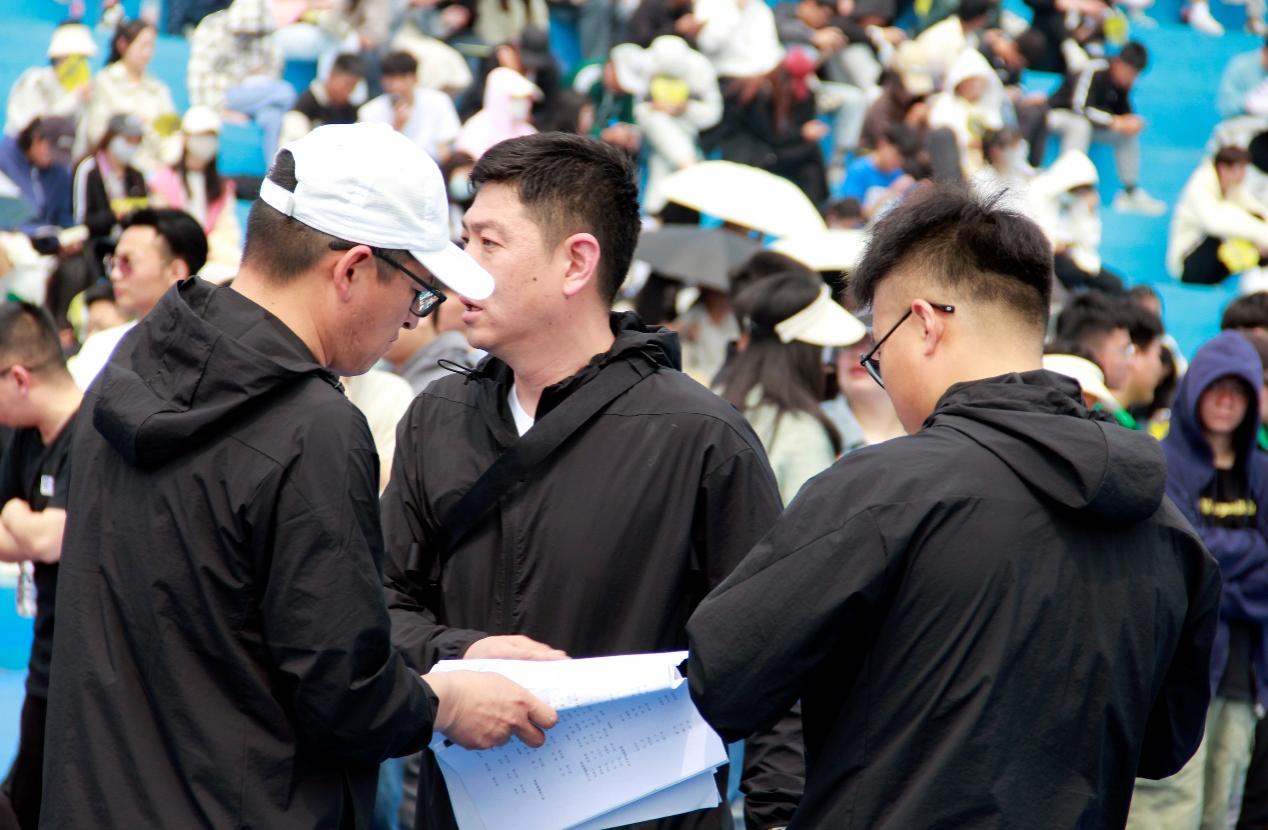 追求卓越,展青工风采——开云电竞网站学生春季运动会裁判工作实录 追求卓越,展青工风采——开云电竞网站学生春季运动会裁判工作实录