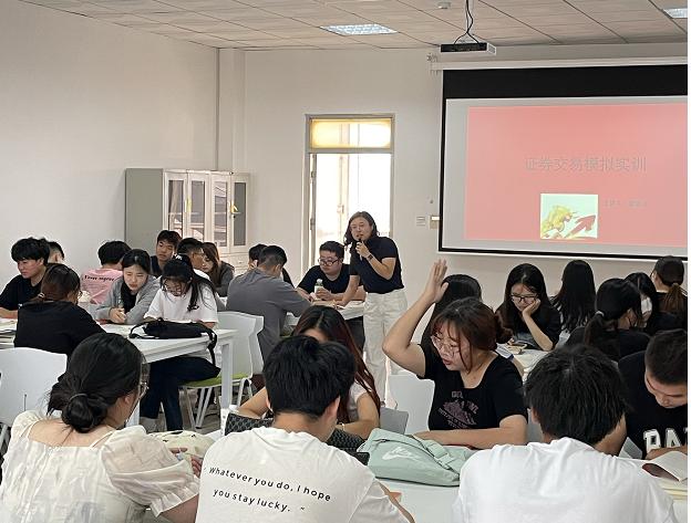 开新局 谱新篇——我校开展开学首日教学巡查工作 开新局 谱新篇——我校开展开学首日教学巡查工作