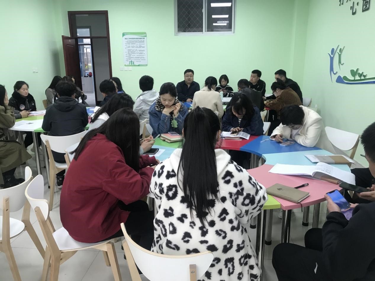 开云电竞网站成功举办第一期辅导员心理减压工作坊 开云电竞网站成功举办第一期辅导员心理减压工作坊