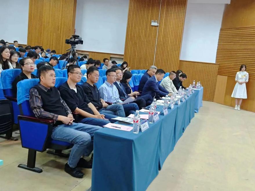 校企合作促就业,跨境电商创机会|开云电竞网站举办跨境电商卓越人才班结业仪式暨学习成果汇演活动 校企合作促就业,跨境电商创机会|开云电竞网站举办跨境电商卓越人才班结业仪式暨学习成果汇演活动