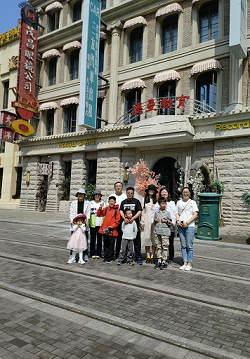 职业技术学院组织教职员工参观青岛东方影都外景基地 职业技术学院组织教职员工参观青岛东方影都外景基地