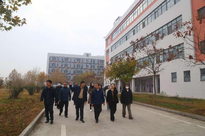 校领导带队开展校园安全隐患排查工作 校领导带队开展校园安全隐患排查工作