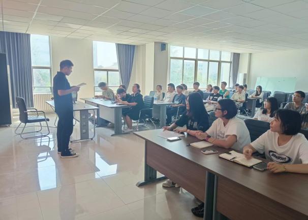 薪火相传,一路同行——信息工程学院第一届“学长”见面会成功召开 薪火相传,一路同行——信息工程学院第一届“学长”见面会成功召开