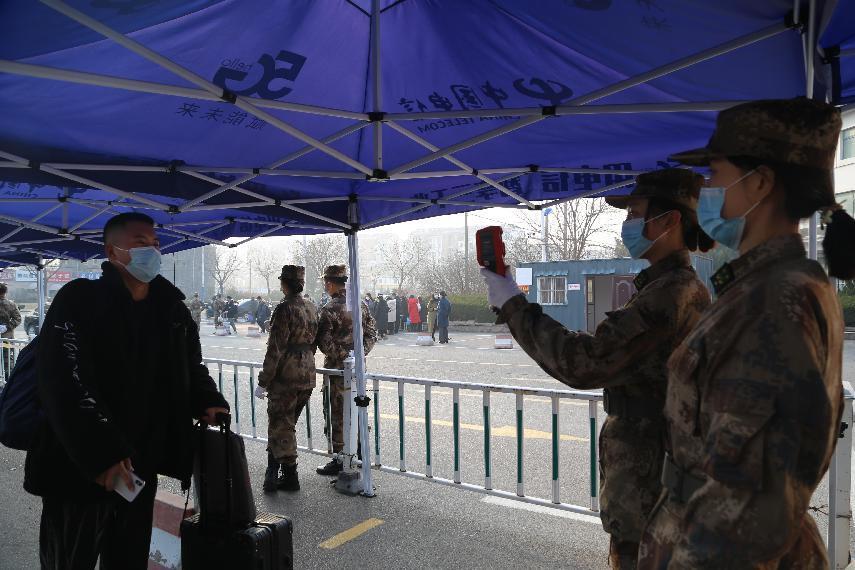 开云电竞网站迎来3361名省外学生返校 开云电竞网站迎来3361名省外学生返校