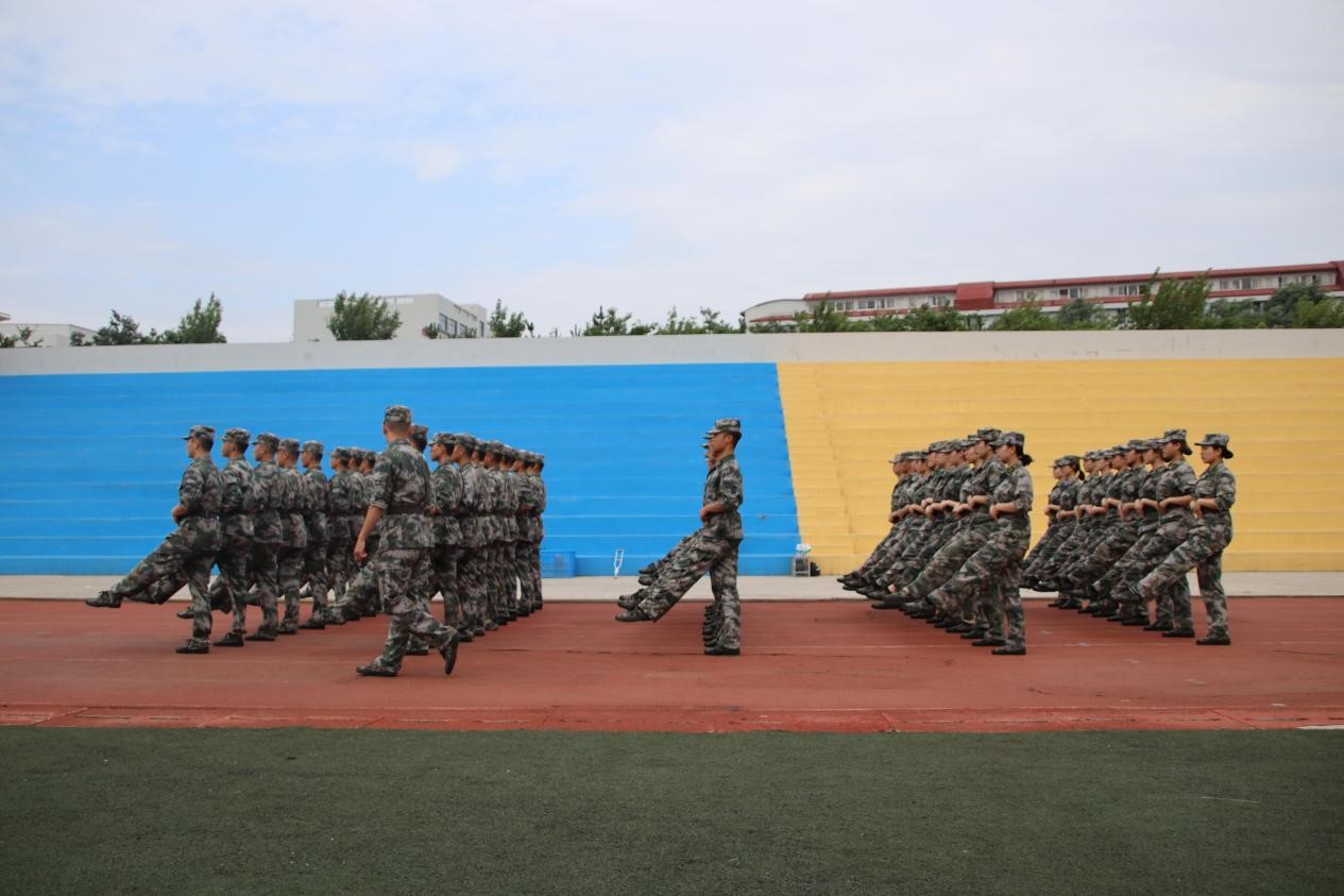 开云电竞网站兄弟连完成“单个军人队列动作”强化训练 开云电竞网站兄弟连完成“单个军人队列动作”强化训练