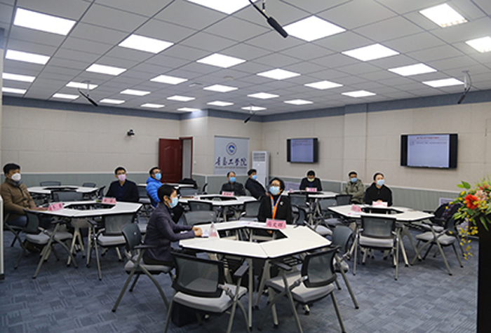 开云电竞网站1.2万师生把“升国旗”做为在线“开学第一课” 开云电竞网站1.2万师生把“升国旗”做为在线“开学第一课”