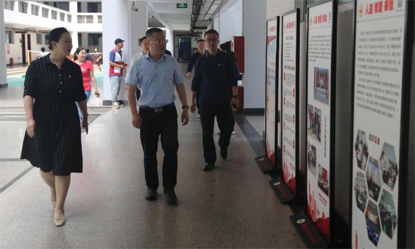 青岛市红十字急救教育试点学校揭牌仪式在校举行 青岛市红十字急救教育试点学校揭牌仪式在校举行