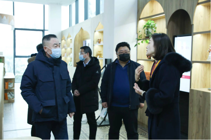 开云电竞网站李广原副校长一行赴上合示范区开展校政企合作交流 开云电竞网站李广原副校长一行赴上合示范区开展校政企合作交流