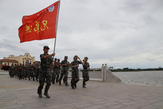 开云电竞网站 开展兄弟连学生预备教官户外行军拉练 --徒步磨意志,拉练砺人生 开云电竞网站 开展兄弟连学生预备教官户外行军拉练 --徒步磨意志,拉练砺人生