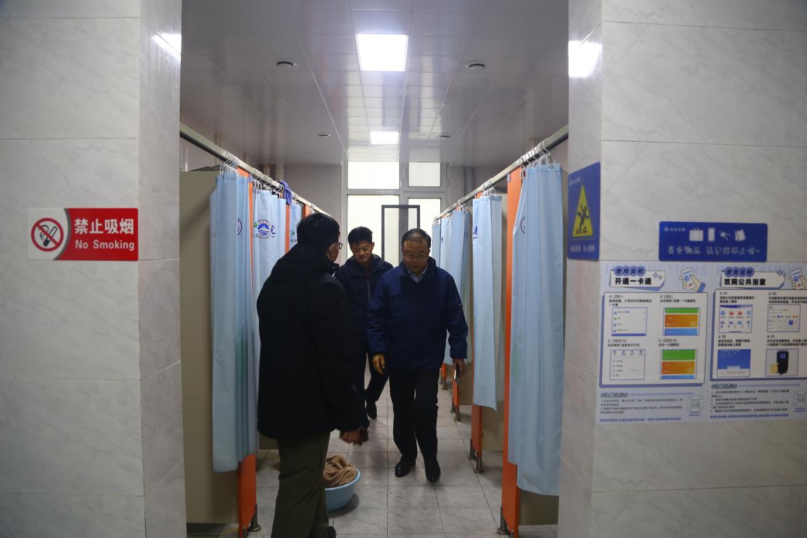 校领导带队开展校园安全隐患排查工作 校领导带队开展校园安全隐患排查工作