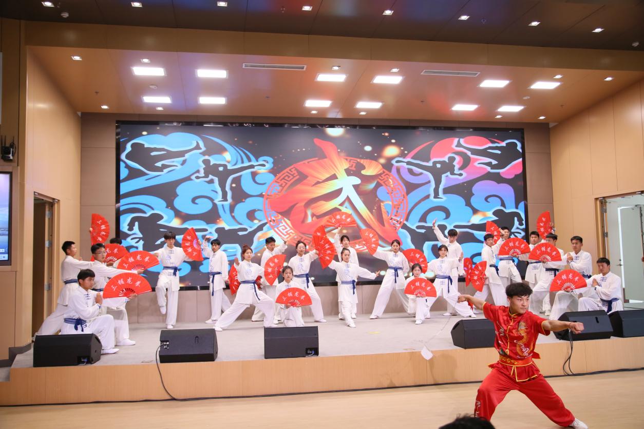 大学与城市的双向奔赴——走进同济大学附属东方医院胶州医院庆祝“5.12”国际护士节文艺演出 大学与城市的双向奔赴——走进同济大学附属东方医院胶州医院庆祝“5.12”国际护士节文艺演出