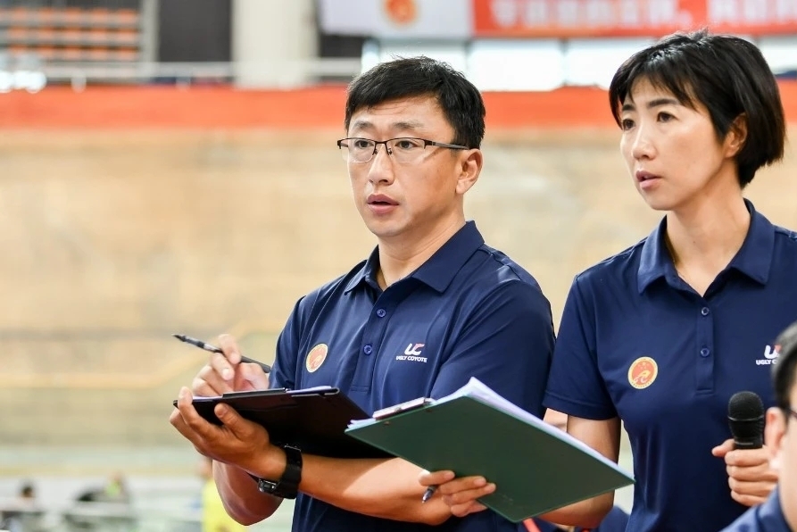 喜报!我校教师杨涛荣获自行车项目国家级裁判员称号,成为青岛市首位自行车项目国家级裁判 喜报!我校教师杨涛荣获自行车项目国家级裁判员称号,成为青岛市首位自行车项目国家级裁判