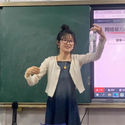 让选修课的学生“抬起头” 让选修课的学生“抬起头”