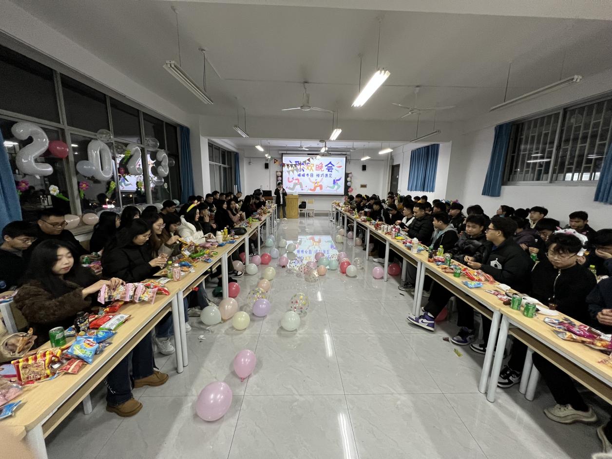 暖暖冬日 恰巧遇见——信息工程学院成功举办主题联欢晚会 暖暖冬日 恰巧遇见——信息工程学院成功举办主题联欢晚会