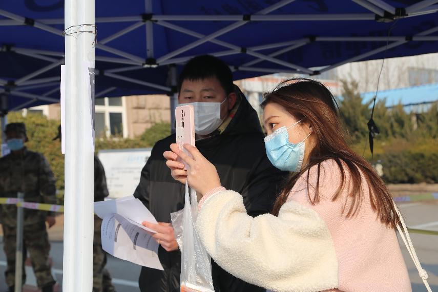 开云电竞网站迎来3361名省外学生返校 开云电竞网站迎来3361名省外学生返校