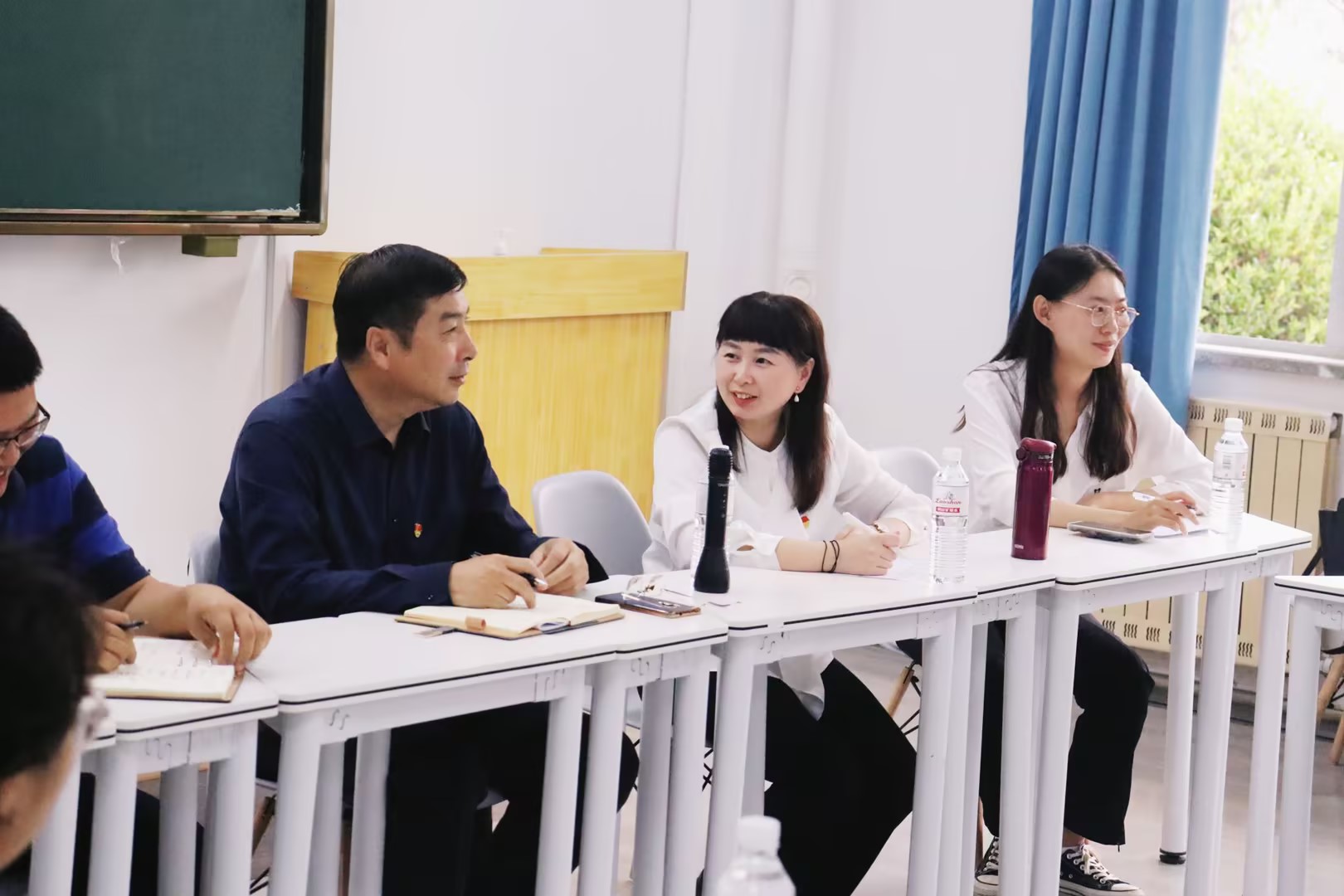 校党委书记周有波深入基础教育学院开展调研指导工作 校党委书记周有波深入基础教育学院开展调研指导工作