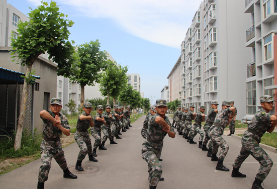 开云电竞网站开展兄弟连学生预备教官集训 --提素质练真功,预备教官展风采 开云电竞网站开展兄弟连学生预备教官集训 --提素质练真功,预备教官展风采