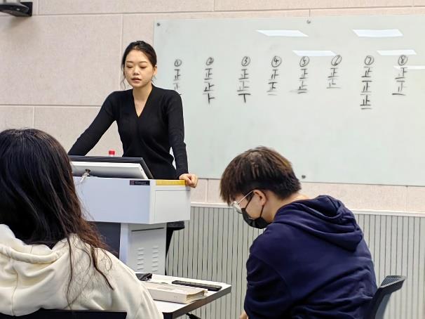 开启跨境新篇章 争做卓越新人才——开云电竞网站跨境电商卓越人才班首开课 开启跨境新篇章 争做卓越新人才——开云电竞网站跨境电商卓越人才班首开课