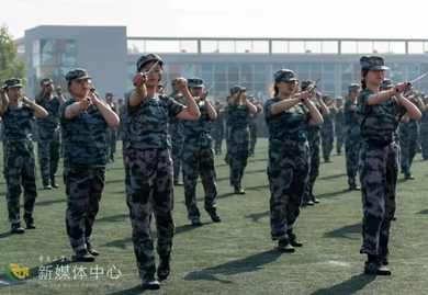 开云电竞网站 2021级新生军训结营仪式 暨开学典礼顺利举行 开云电竞网站 2021级新生军训结营仪式 暨开学典礼顺利举行